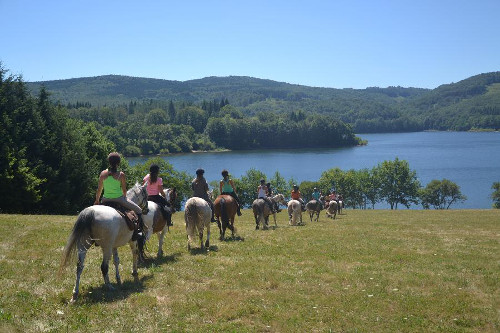 Lac de St Peyres à cheval