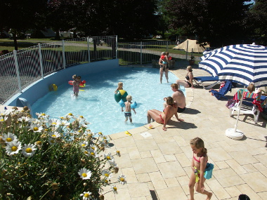 pataugeoire sur le camping familiale